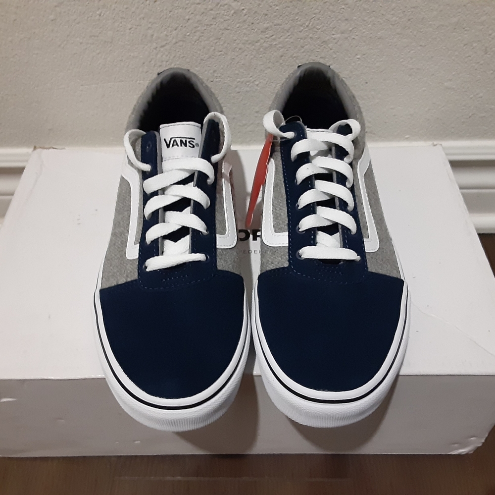 Vans - Picture 2 of 4